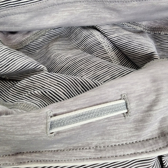 Lululemon Run Fast and Free Ruffle Crop  Wee Are From Space White Combo Size 4 - Picture 13 of 14